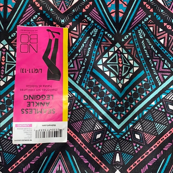 NEW Junior’s Seamless Ankle Leggings, Large - Picture 4 of 4